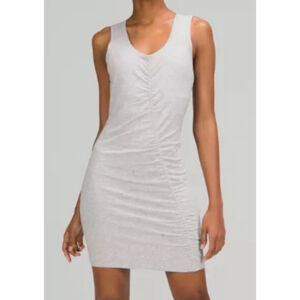 LULULEMON RUSHED DRESS HEATHERED CORE LIGHT GREY COLOR SIZE 6 PTP 15.5”